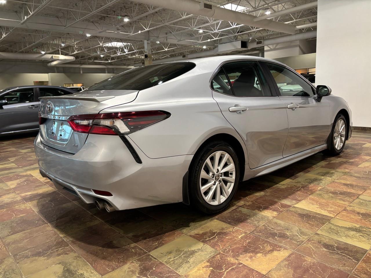 2024 Toyota Camry SE Photo