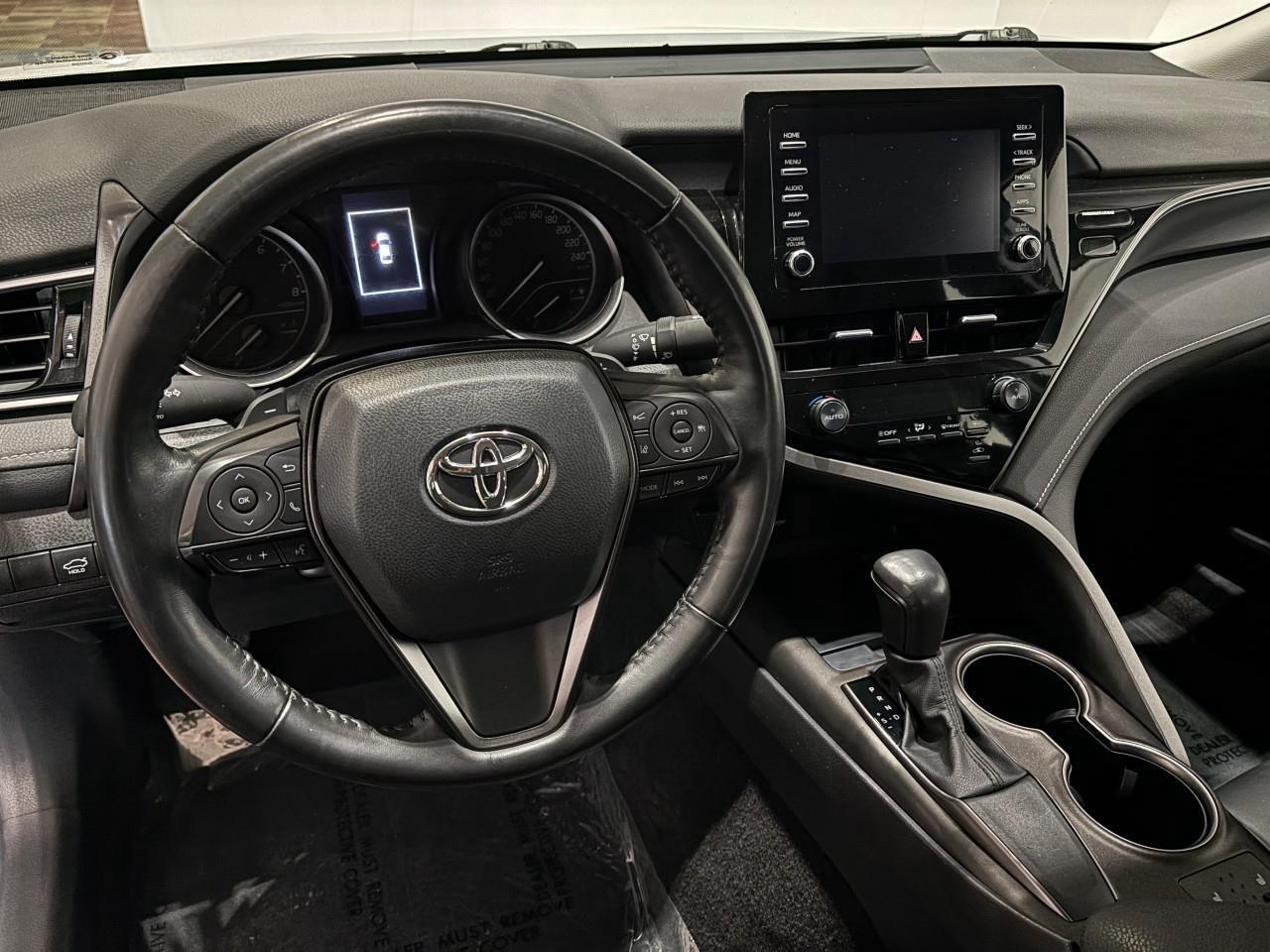 2024 Toyota Camry SE Photo