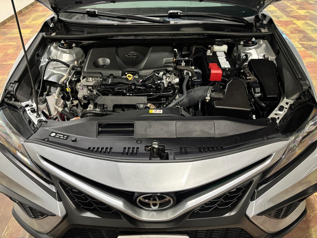 2024 Toyota Camry SE Photo