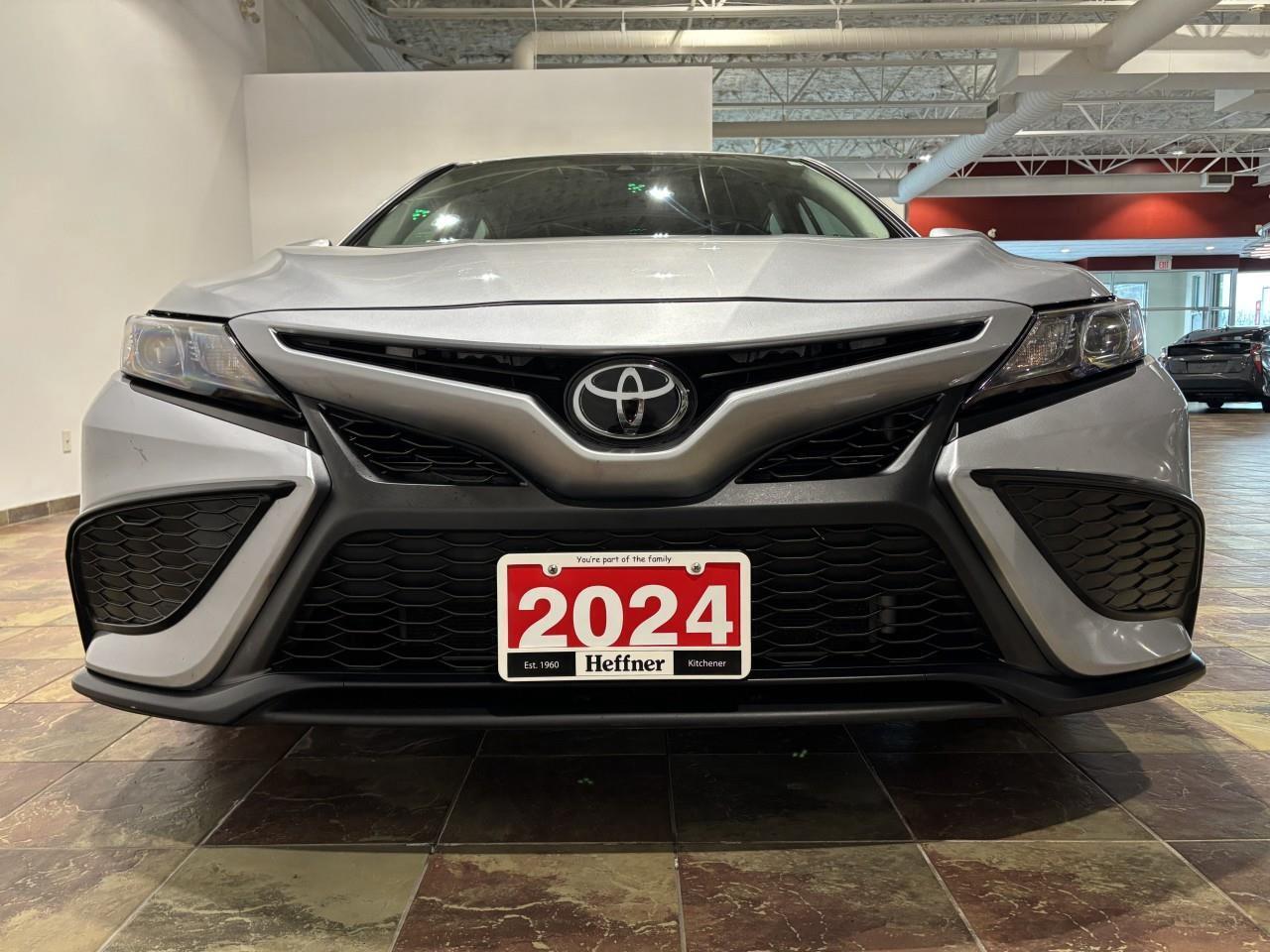 2024 Toyota Camry SE Photo