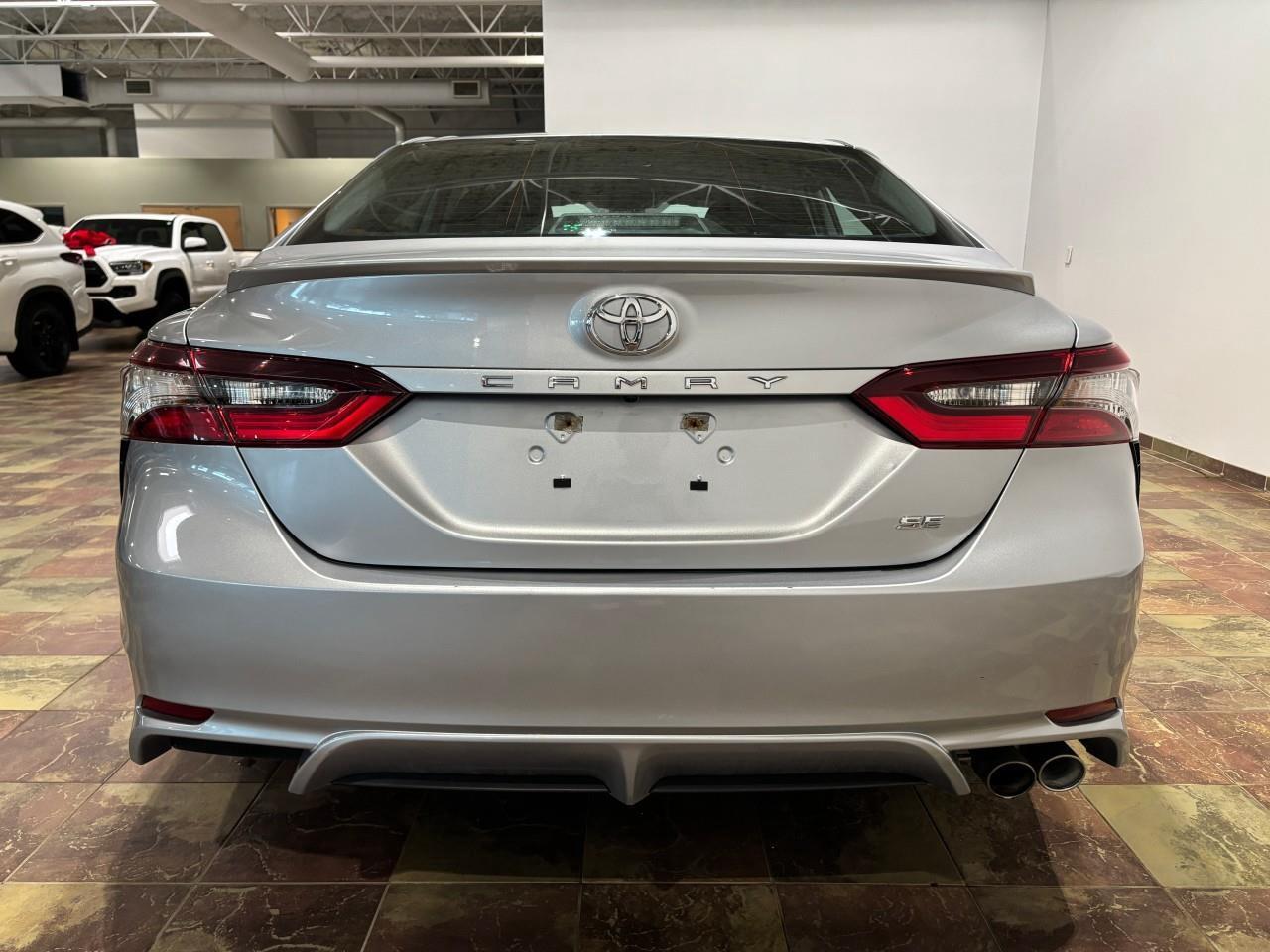 2024 Toyota Camry SE Photo