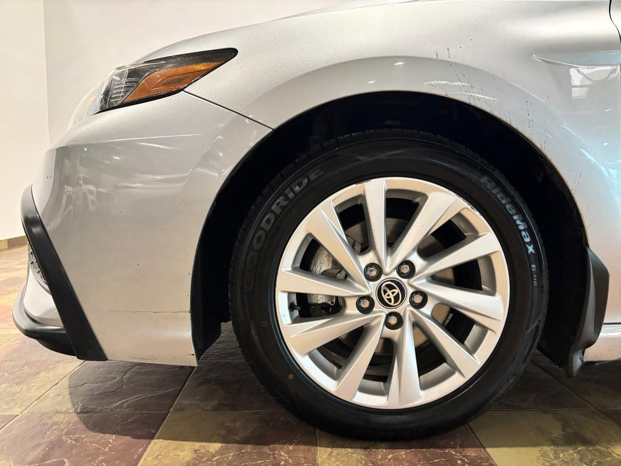 2024 Toyota Camry SE Photo