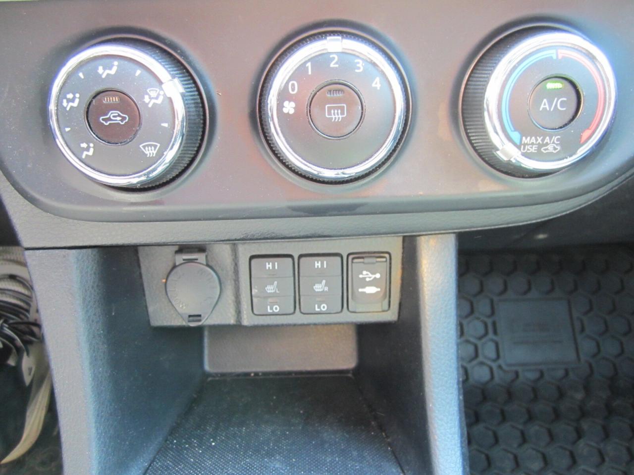 2014 Toyota Corolla 4dr Sdn CVT LE NO ACCIDENTS Photo