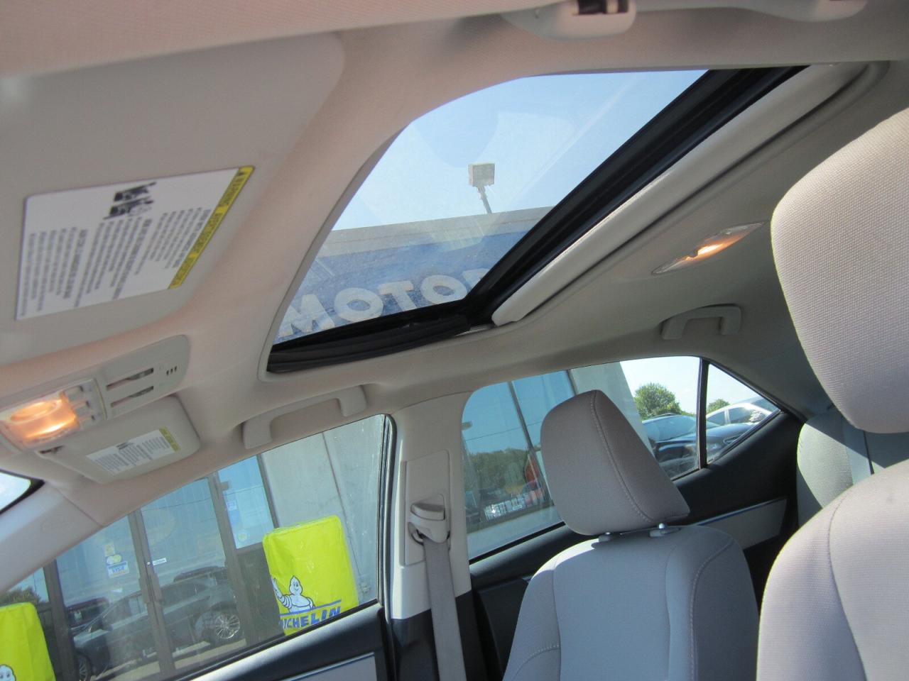 2014 Toyota Corolla 4dr Sdn CVT LE NO ACCIDENTS Photo