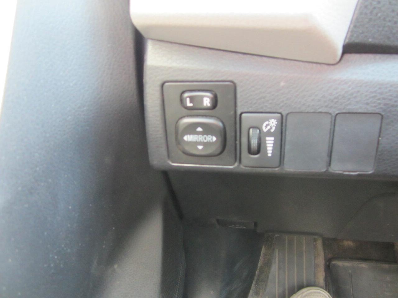 2014 Toyota Corolla 4dr Sdn CVT LE NO ACCIDENTS Photo