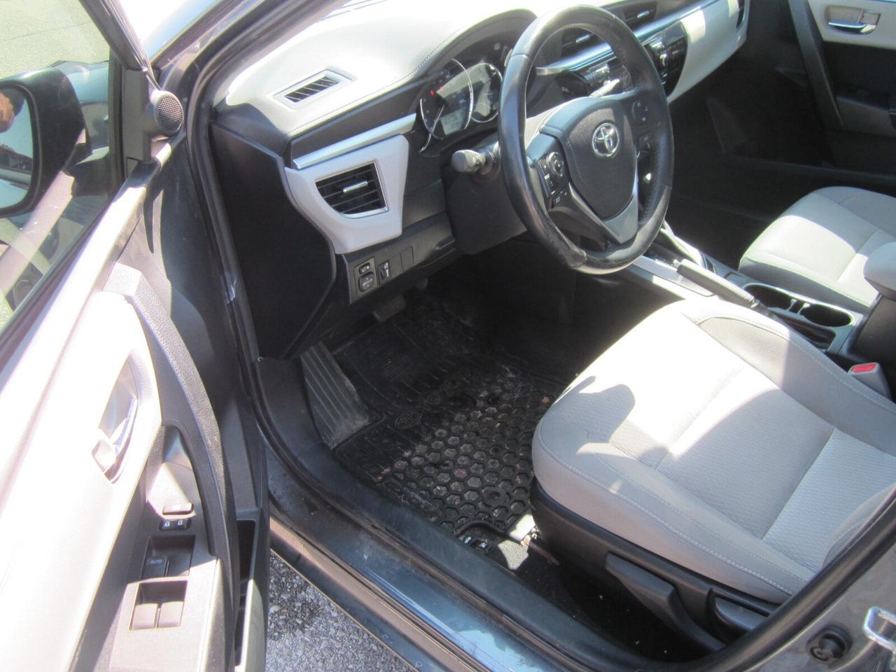 2014 Toyota Corolla 4dr Sdn CVT LE NO ACCIDENTS Photo