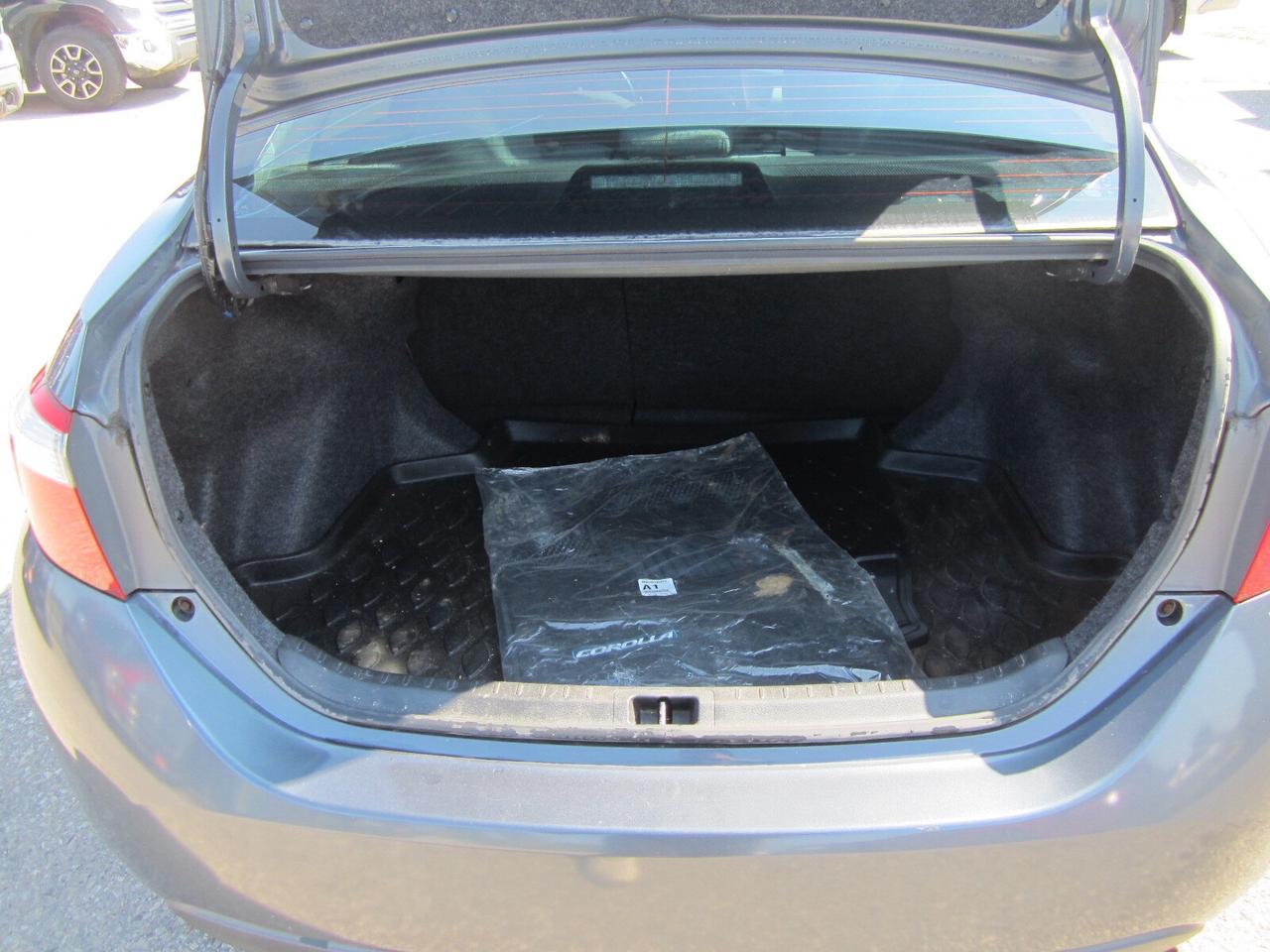 2014 Toyota Corolla 4dr Sdn CVT LE NO ACCIDENTS Photo