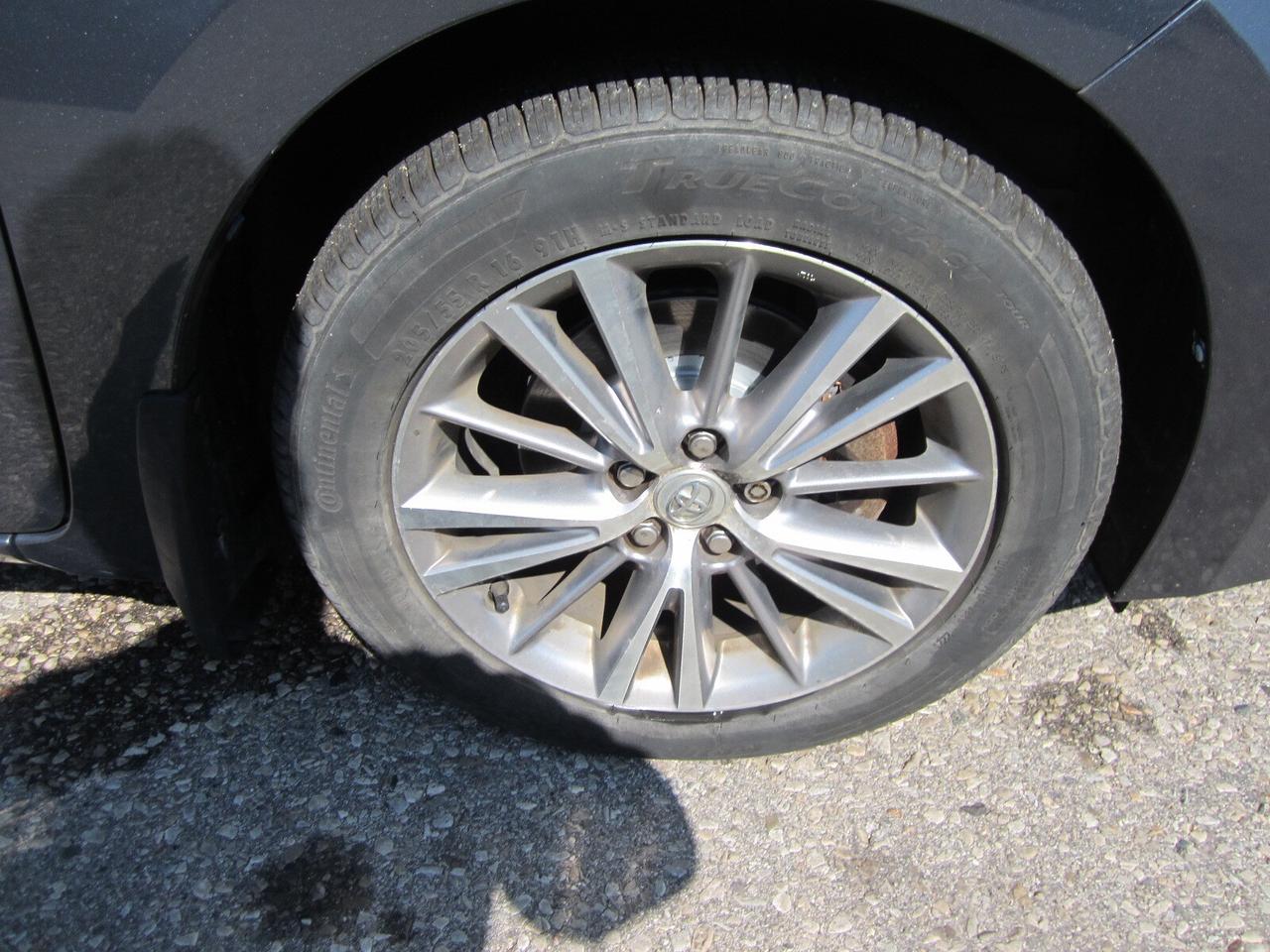 2014 Toyota Corolla 4dr Sdn CVT LE NO ACCIDENTS Photo