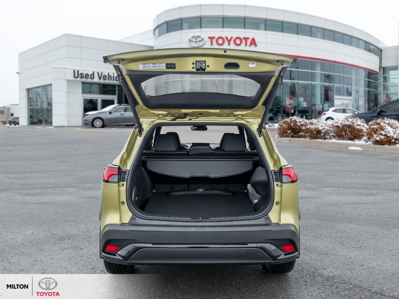 2023 Toyota Corolla Cross JBL STEREO LEATHER POWER SEATS ONE OWNER TCUV XSE Photo