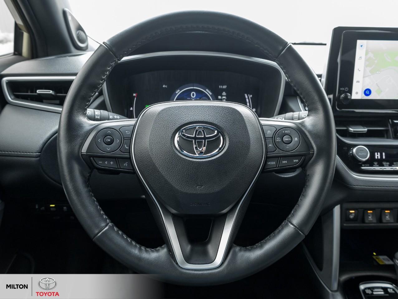 2023 Toyota Corolla Cross JBL STEREO LEATHER POWER SEATS ONE OWNER TCUV XSE Photo