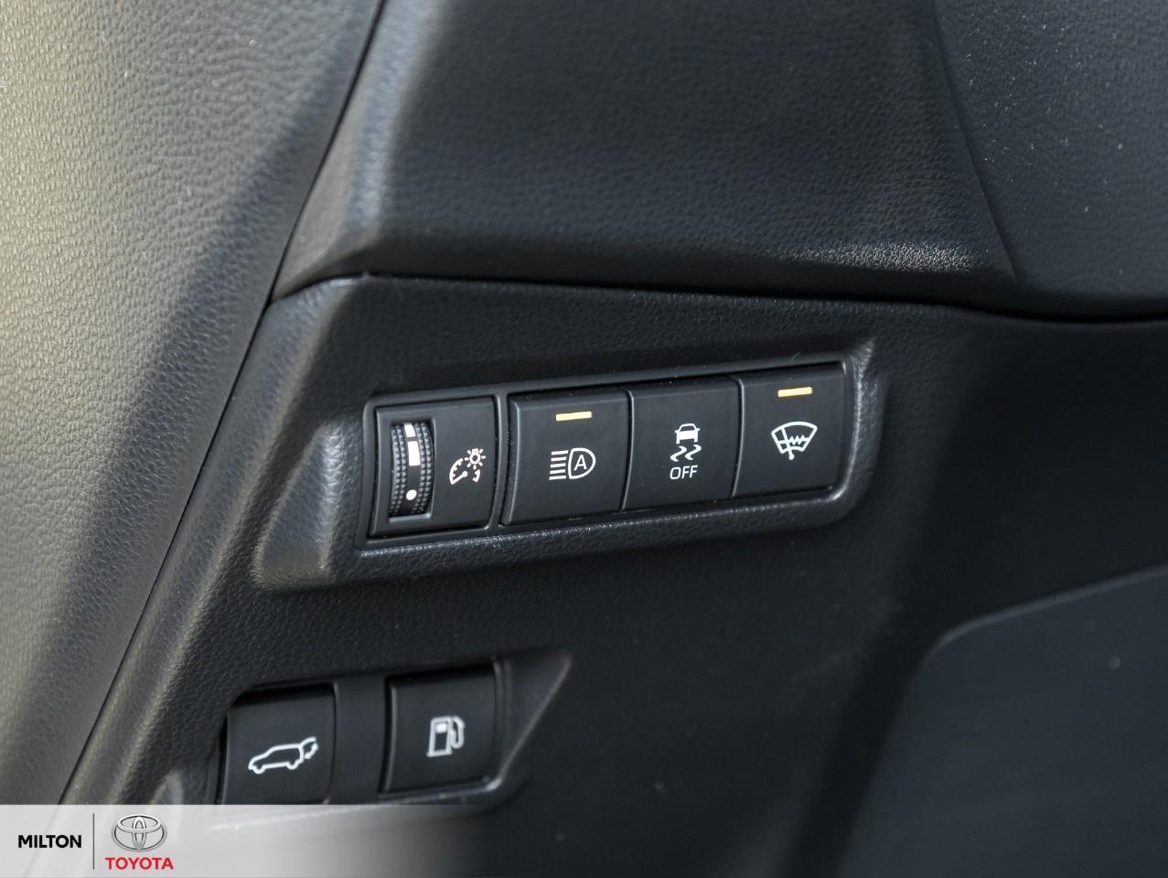 2023 Toyota Corolla Cross JBL STEREO LEATHER POWER SEATS ONE OWNER TCUV XSE Photo