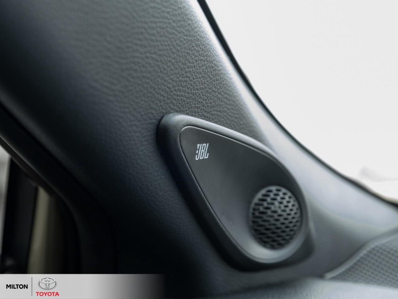 2023 Toyota Corolla Cross JBL STEREO LEATHER POWER SEATS ONE OWNER TCUV XSE Photo