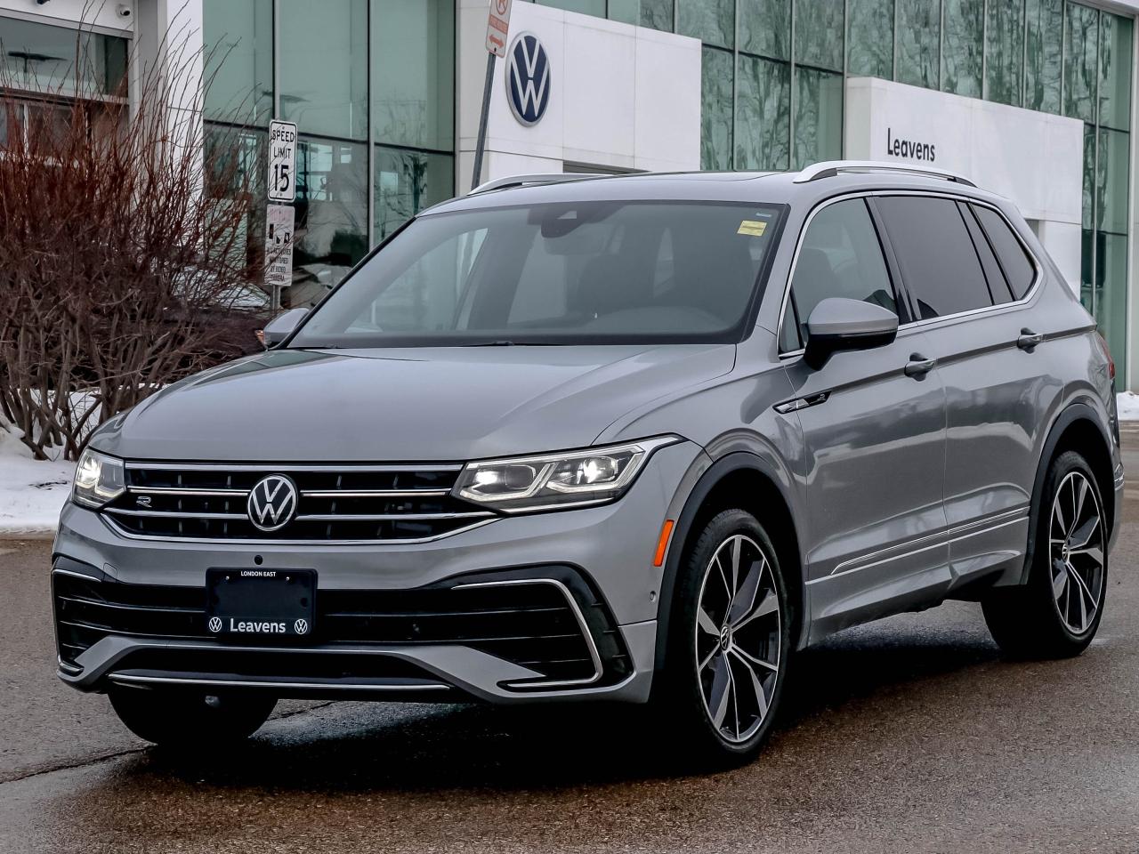 2022 Volkswagen Tiguan HIGHLINE R-LINE 4MOTION Photo