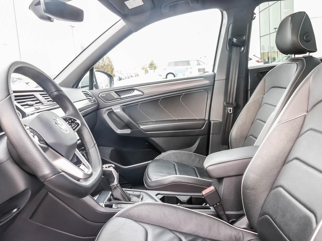 2022 Volkswagen Tiguan HIGHLINE R-LINE 4MOTION Photo