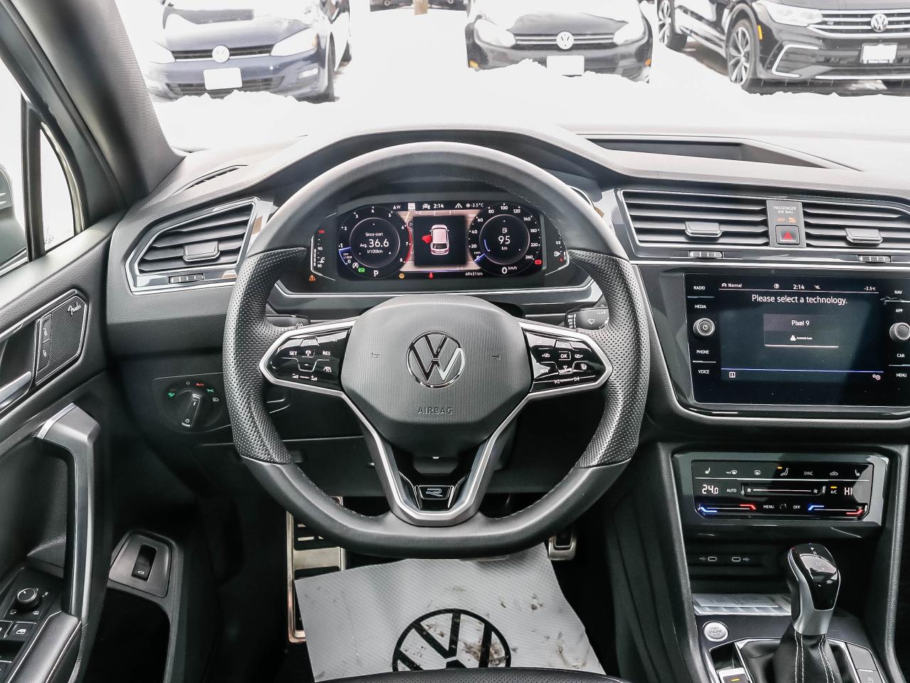 2022 Volkswagen Tiguan HIGHLINE R-LINE 4MOTION Photo