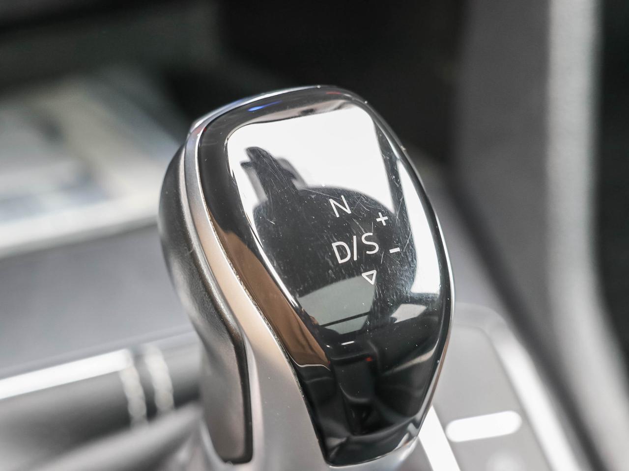 2022 Volkswagen Tiguan HIGHLINE R-LINE 4MOTION Photo