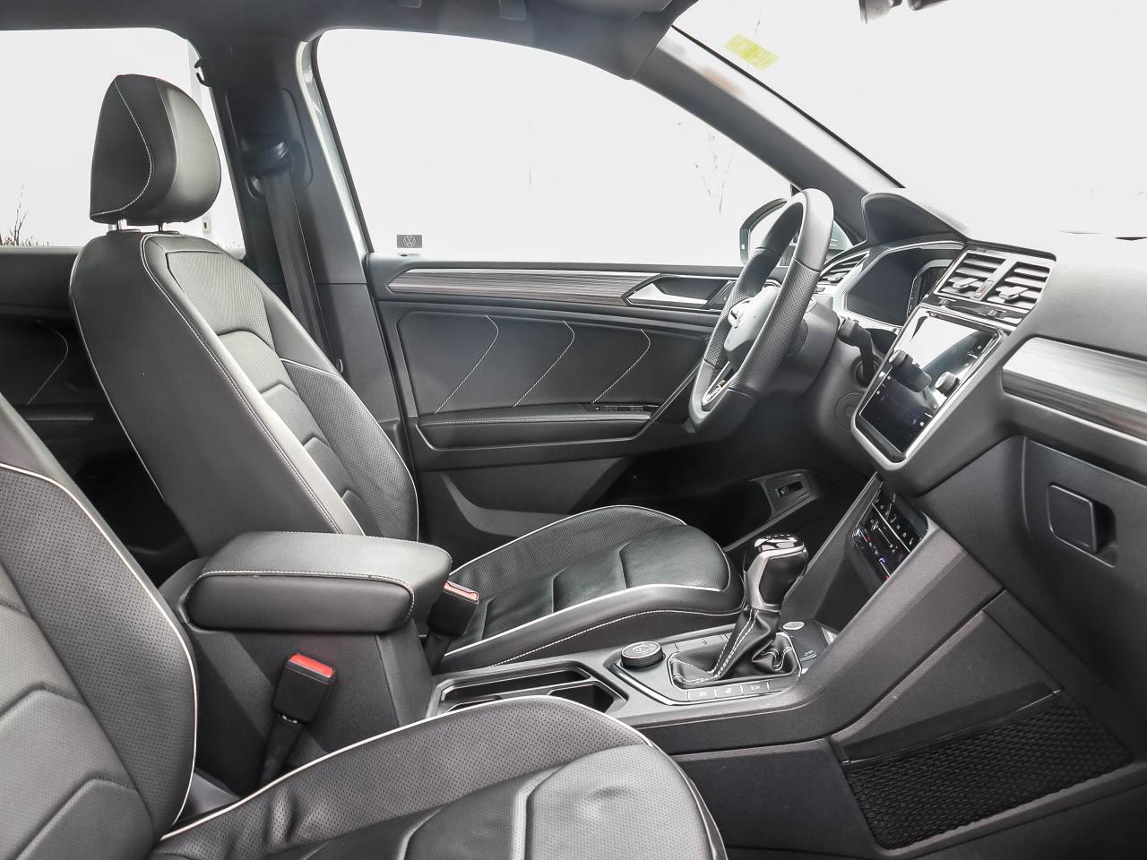 2022 Volkswagen Tiguan HIGHLINE R-LINE 4MOTION Photo