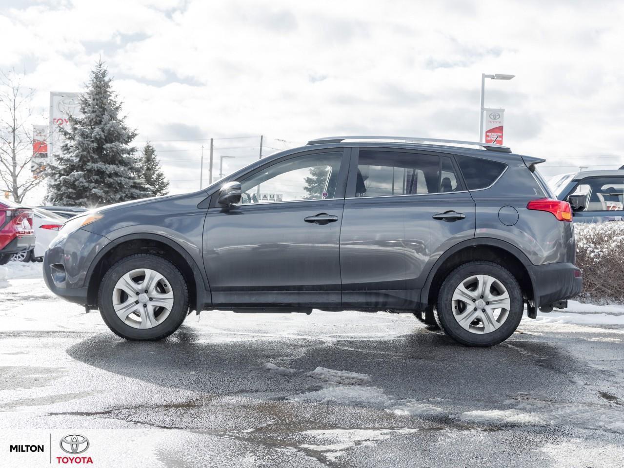 2015 Toyota RAV4 LE UPGRADE TOUCH SCREEN HEATED SEATS CAMERA ONE OW Photo2