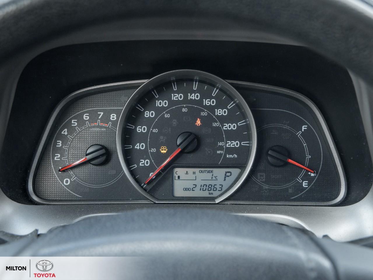 2015 Toyota RAV4 LE UPGRADE TOUCH SCREEN HEATED SEATS CAMERA ONE OW Photo