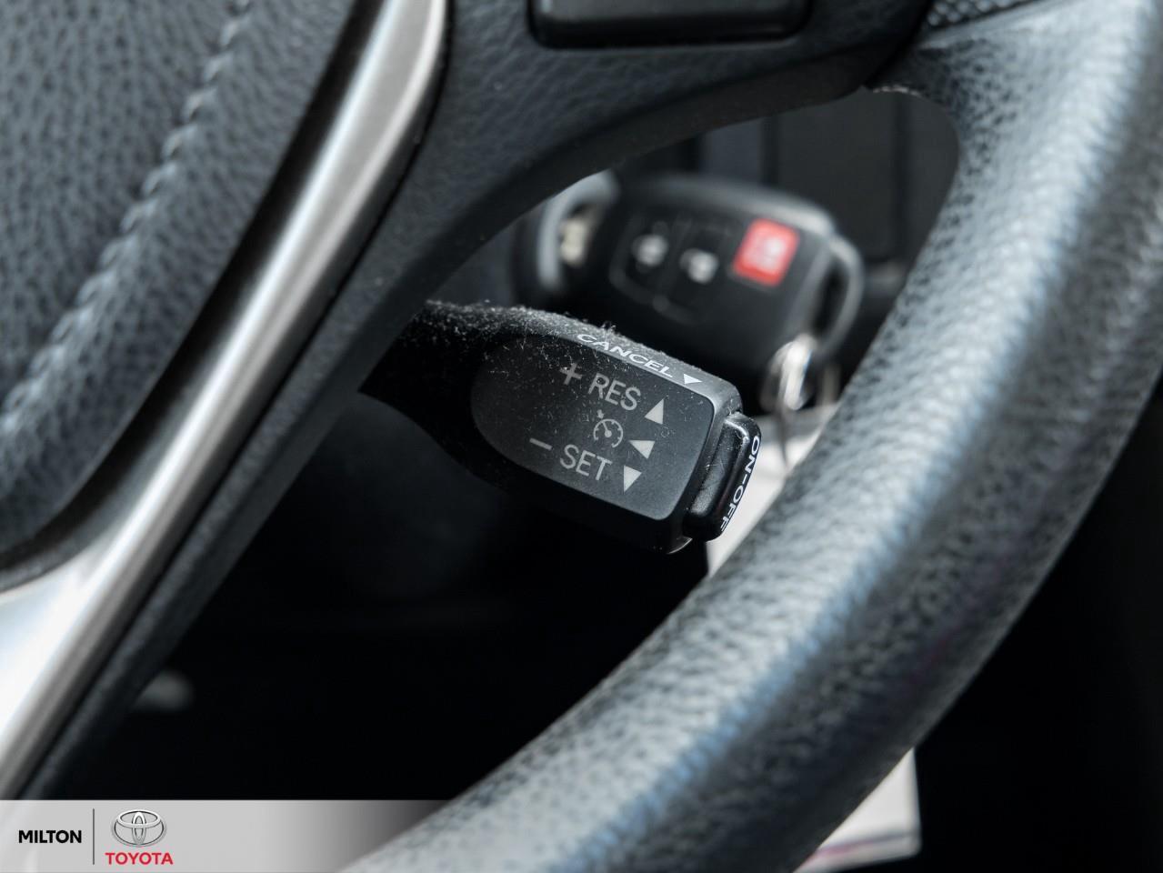 2015 Toyota RAV4 LE UPGRADE TOUCH SCREEN HEATED SEATS CAMERA ONE OW Photo