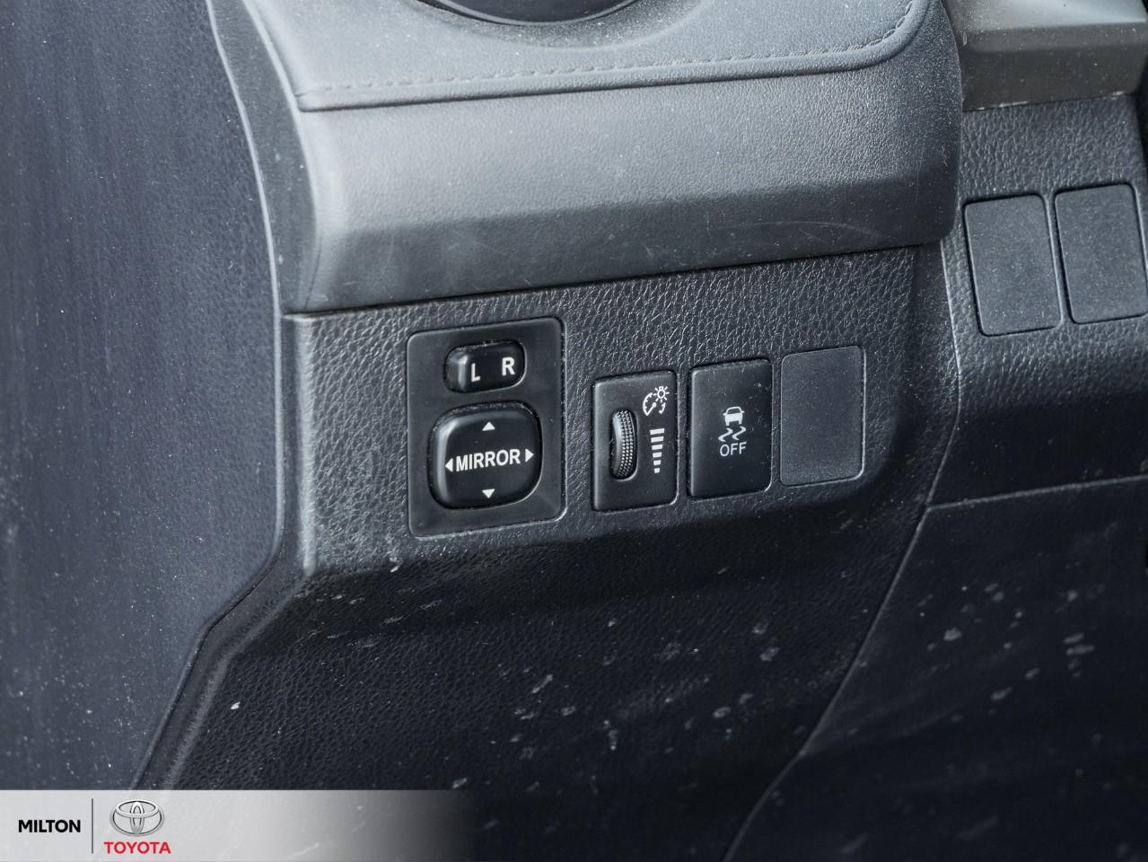 2015 Toyota RAV4 LE UPGRADE TOUCH SCREEN HEATED SEATS CAMERA ONE OW Photo