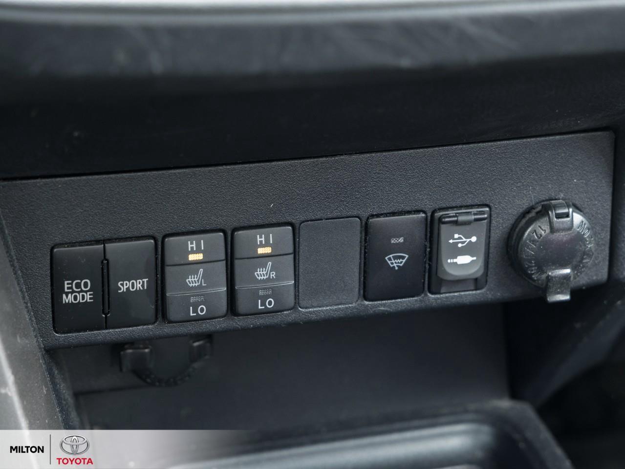 2015 Toyota RAV4 LE UPGRADE TOUCH SCREEN HEATED SEATS CAMERA ONE OW Photo