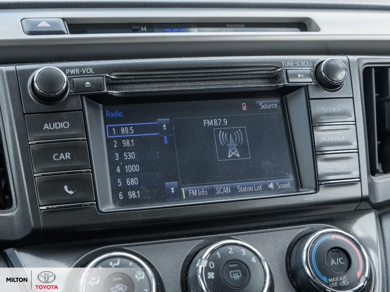 2015 Toyota RAV4 LE UPGRADE TOUCH SCREEN HEATED SEATS CAMERA ONE OW Photo