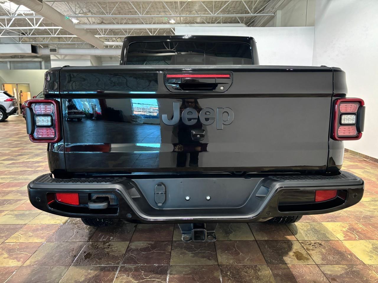 2023 Jeep Gladiator Overland Photo