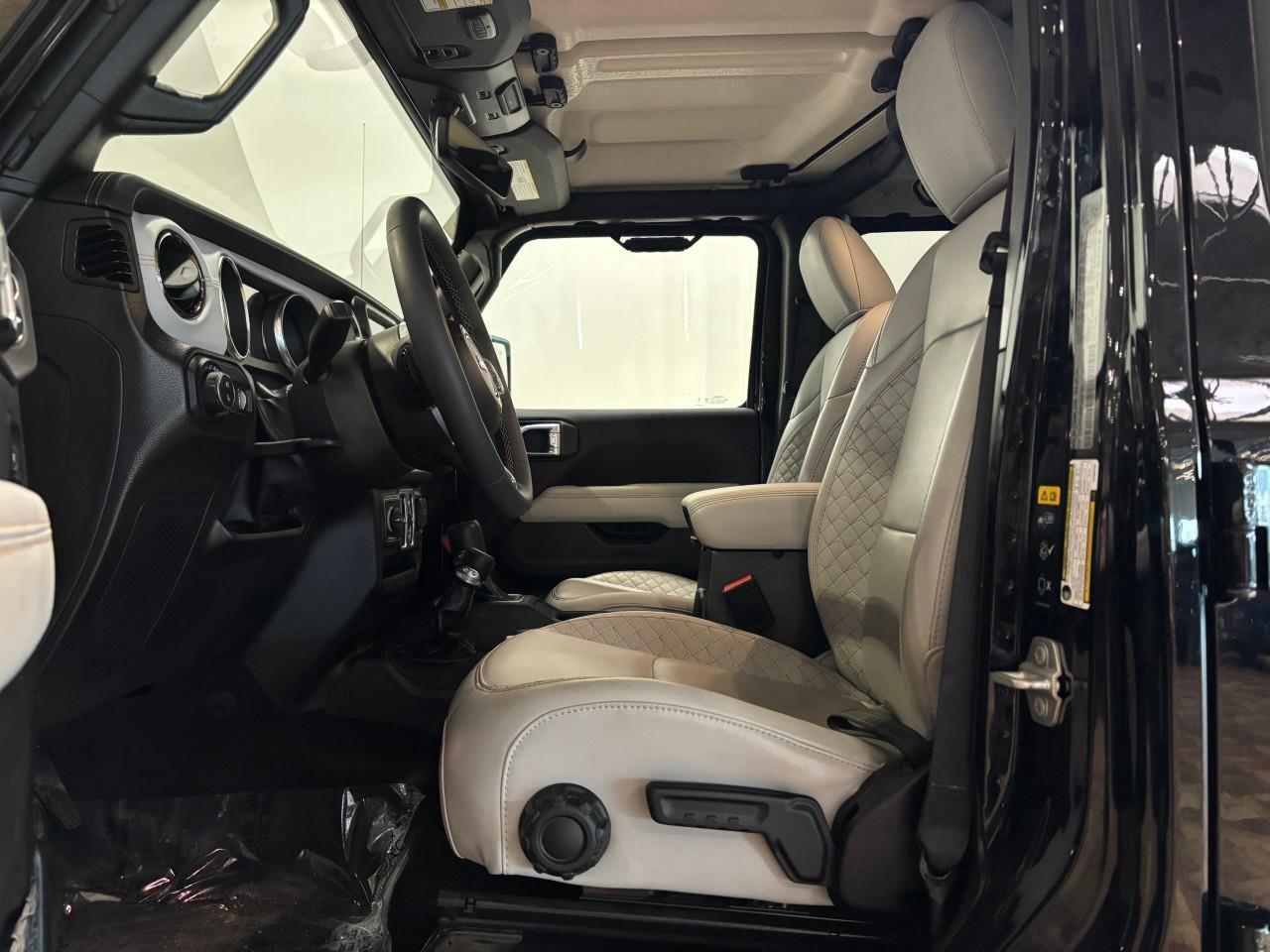 2023 Jeep Gladiator Overland Photo