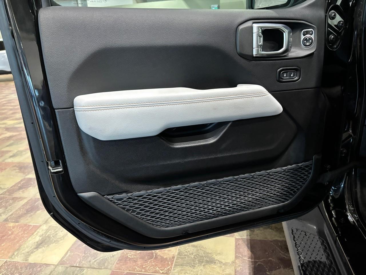 2023 Jeep Gladiator Overland Photo