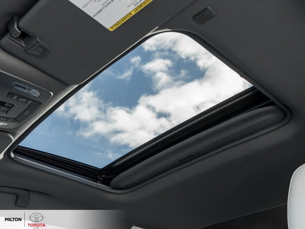 2024 Toyota Sienna LEATHER NAVIGATION BLIND SPOT SUNROOF REMOTE CONNE Photo