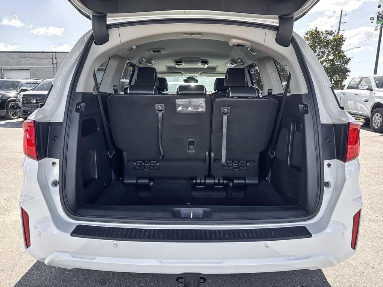 2025 Honda Odyssey Touring Photo