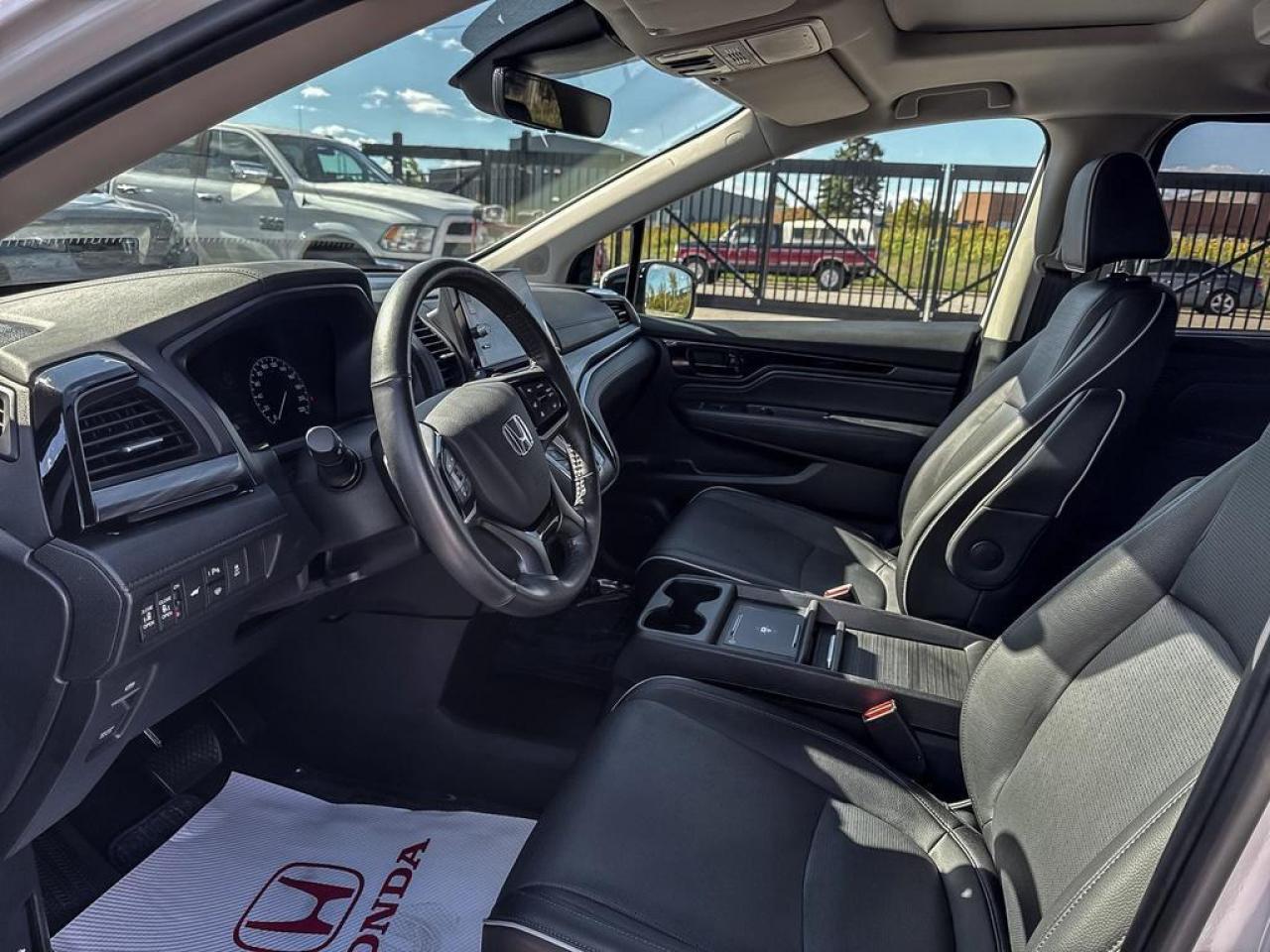 2025 Honda Odyssey Touring Photo