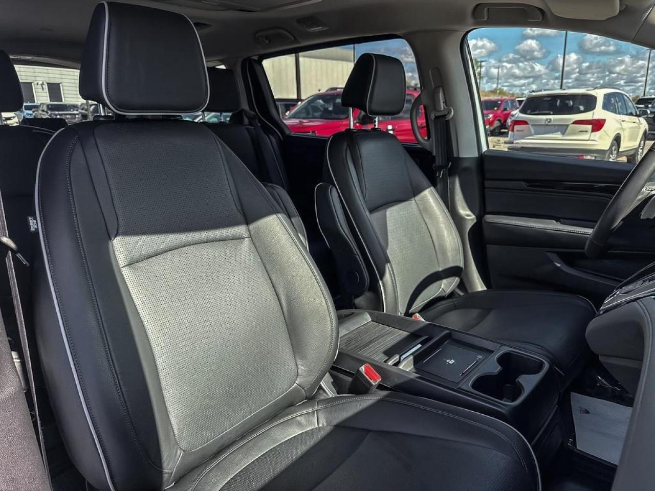 2025 Honda Odyssey Touring Photo