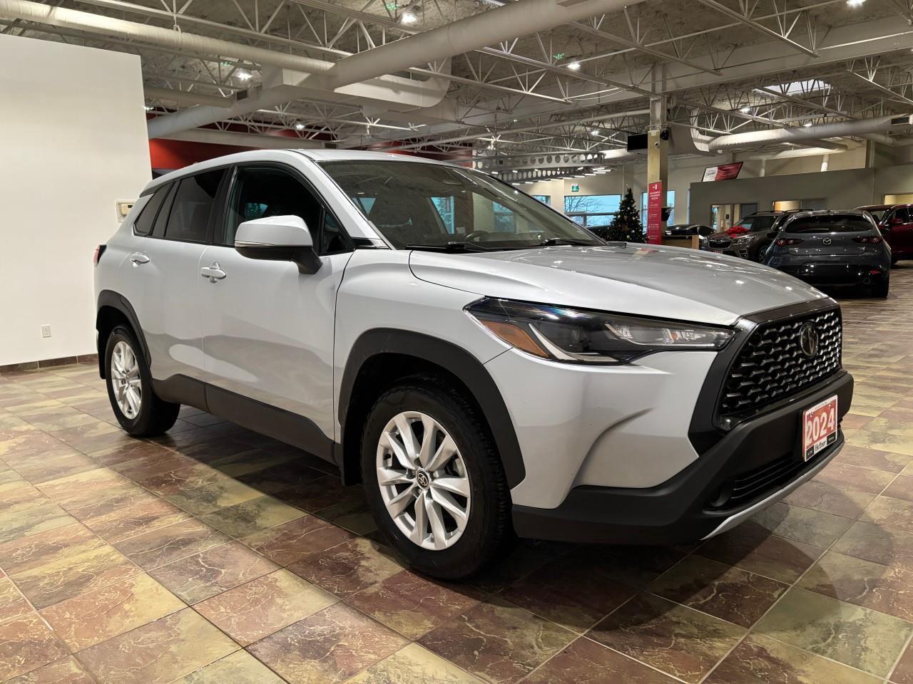 2024 Toyota Corolla Cross LE Photo