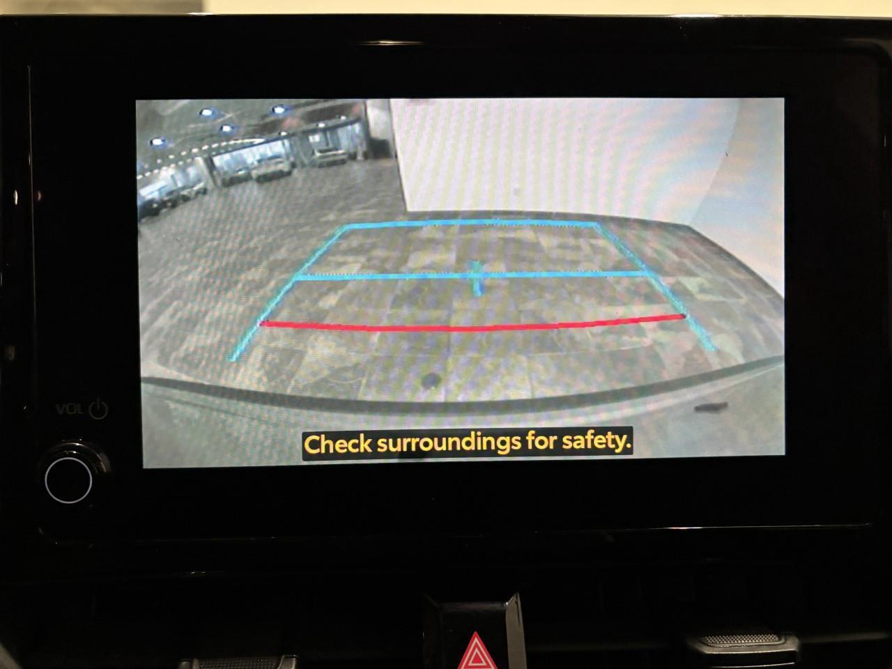 2024 Toyota Corolla Cross LE Photo