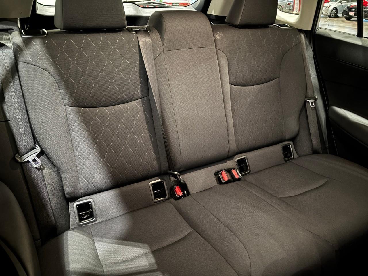 2024 Toyota Corolla Cross LE Photo