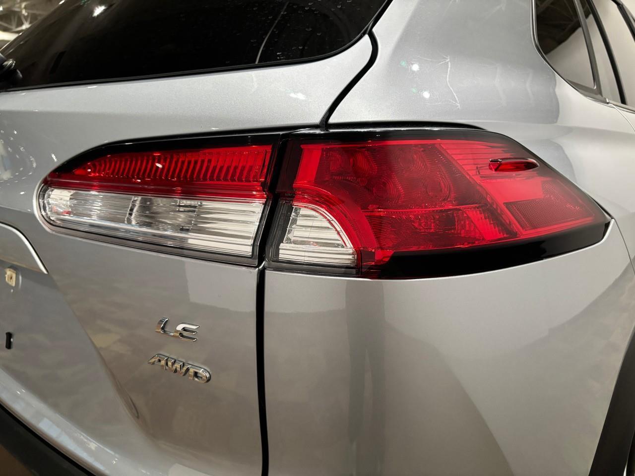 2024 Toyota Corolla Cross LE Photo