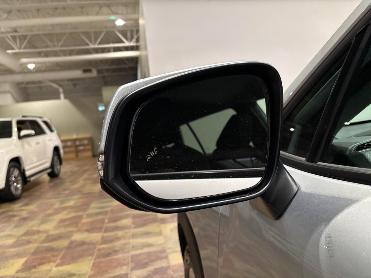 2024 Toyota Corolla Cross LE Photo