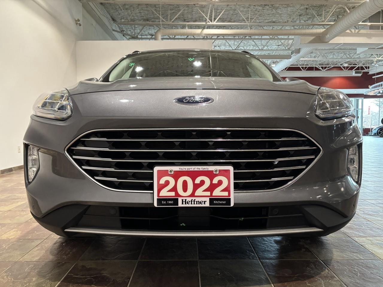 2022 Ford Escape Titanium Hybrid Photo3