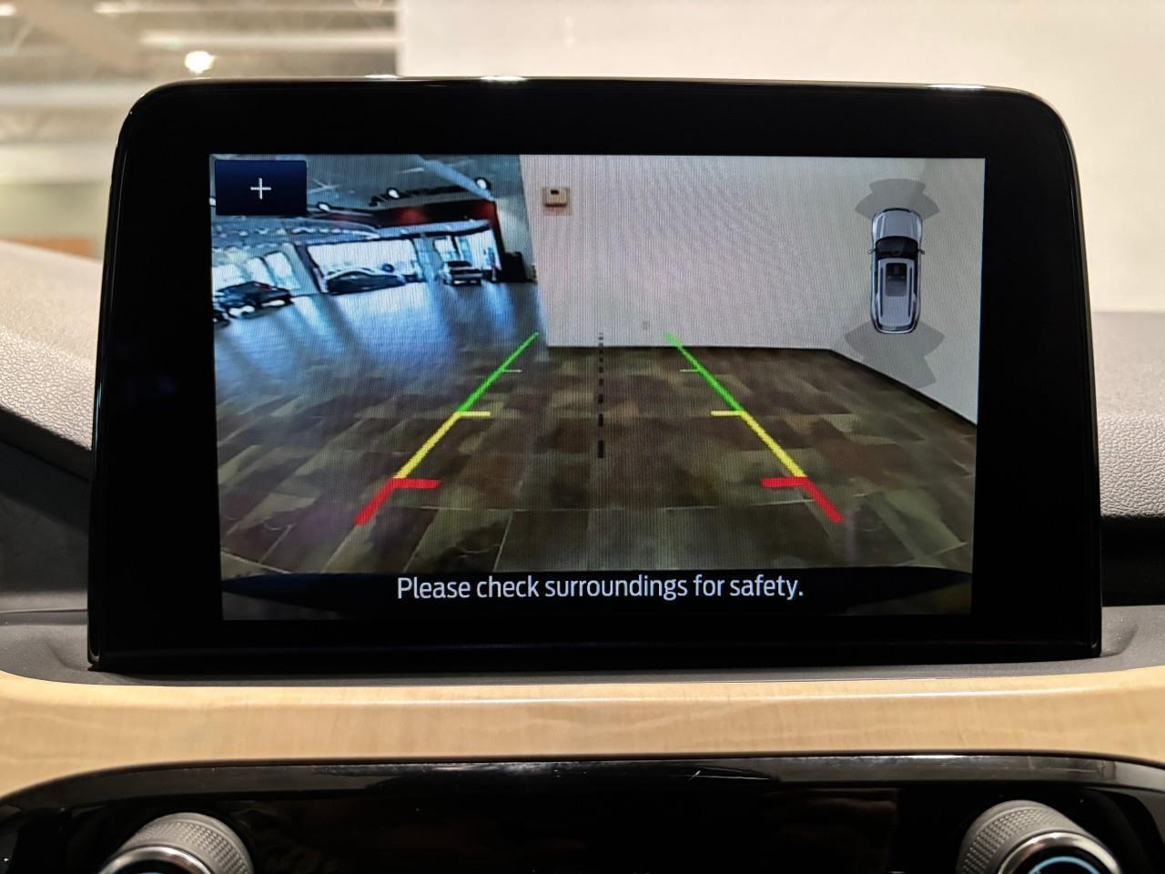 2022 Ford Escape Titanium Hybrid Photo