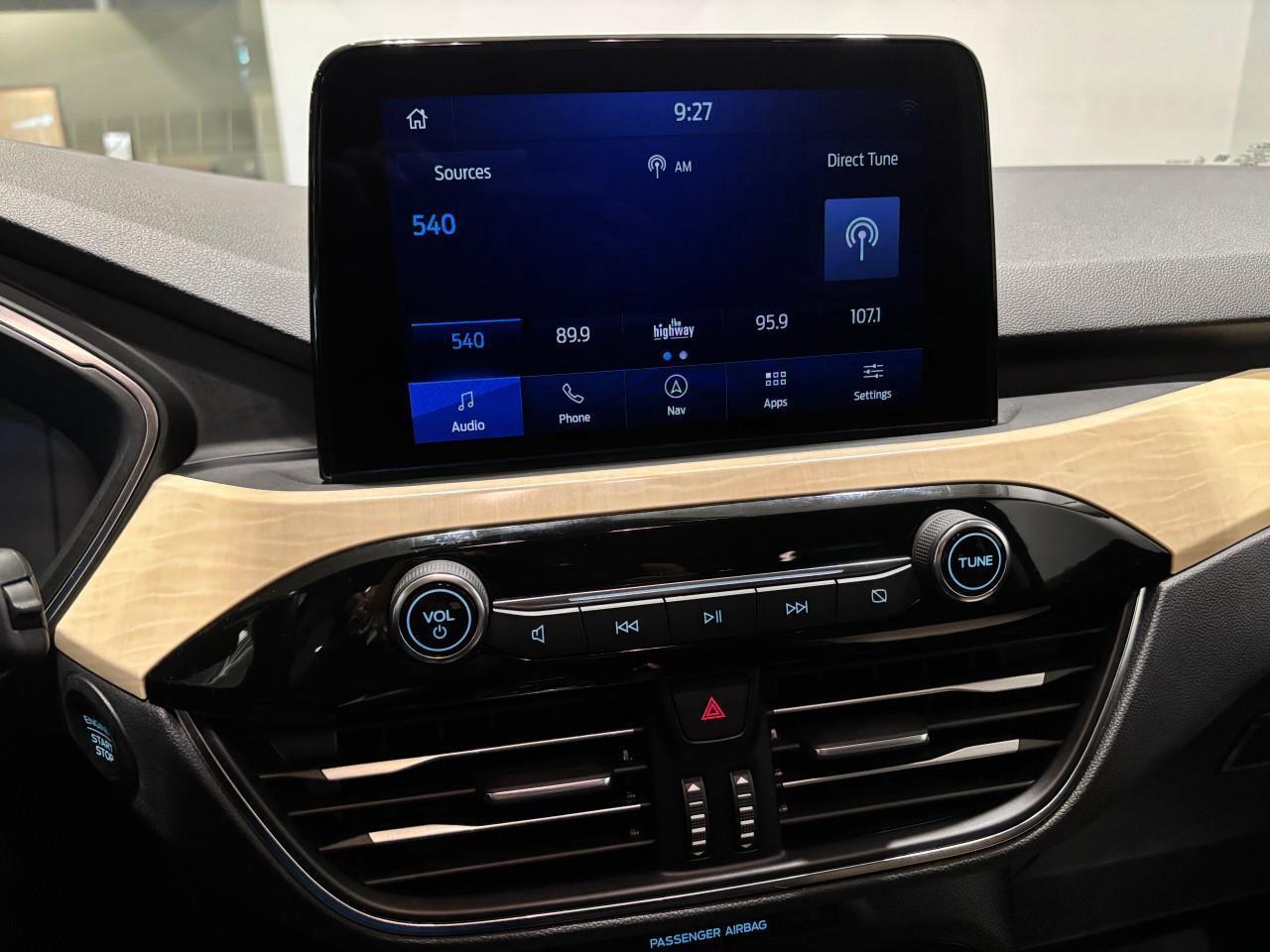 2022 Ford Escape Titanium Hybrid Photo