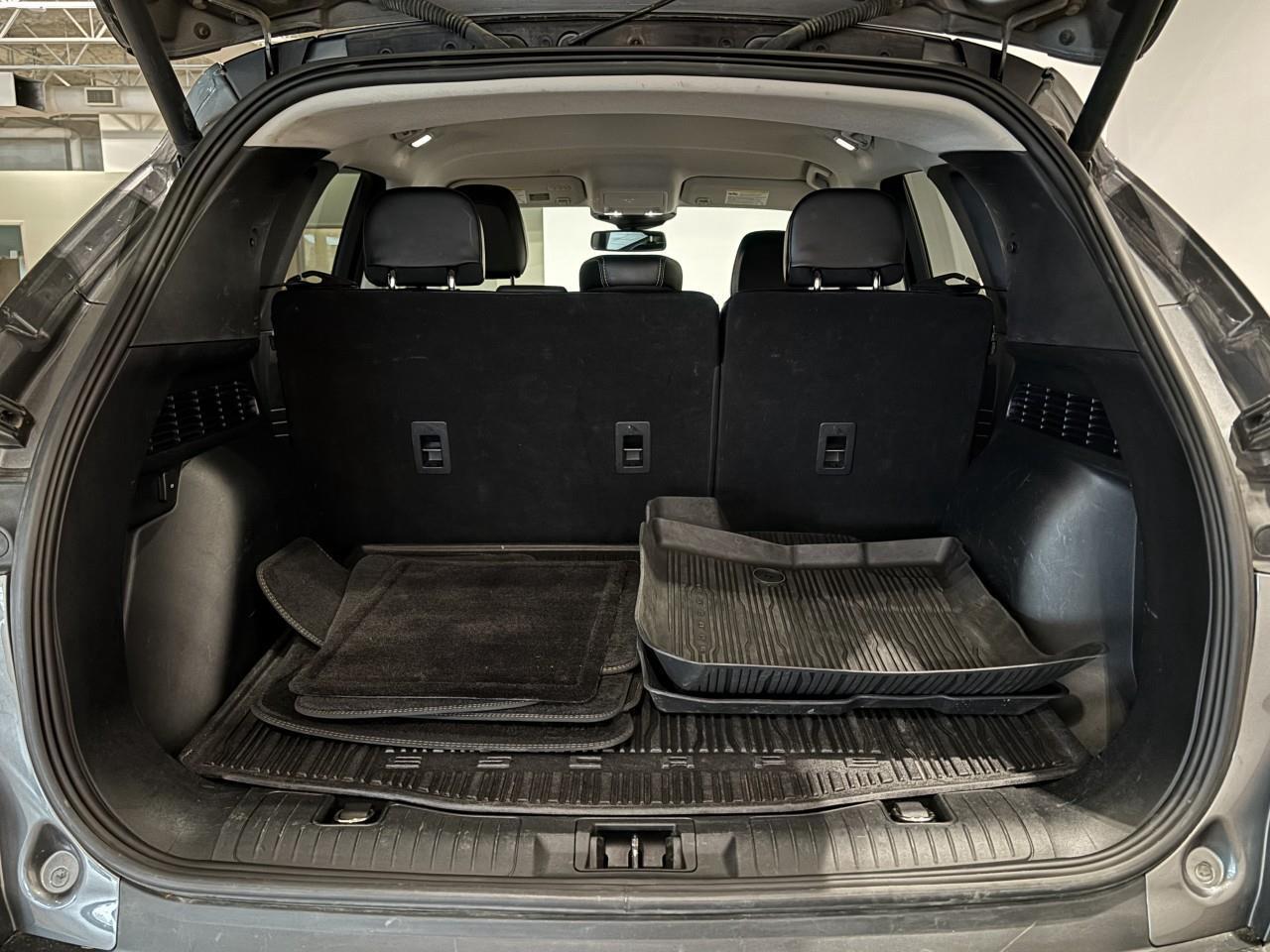 2022 Ford Escape Titanium Hybrid Photo