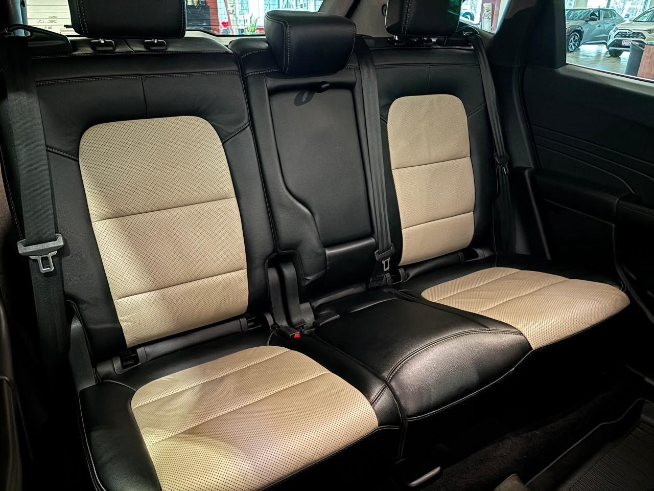 2022 Ford Escape Titanium Hybrid Photo