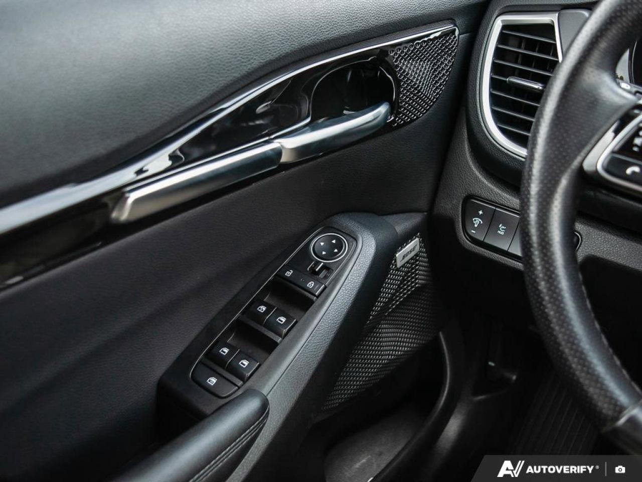 2023 Kia Seltos SX Turbo   Apple CarPlay  Cooled Seats   Heated St Photo