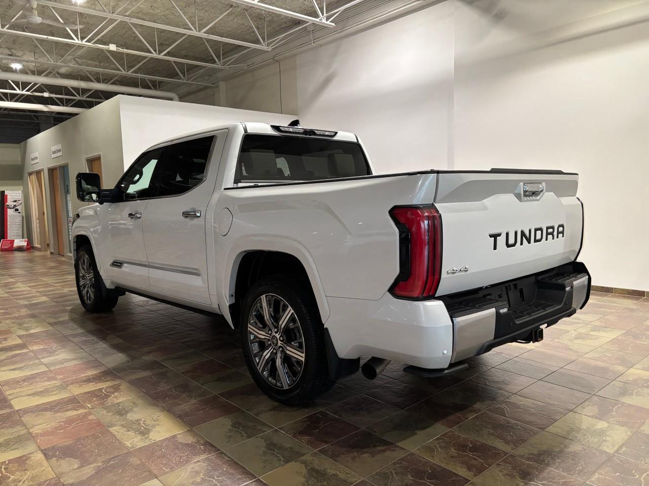 2022 Toyota Tundra CAPSTONE Photo2