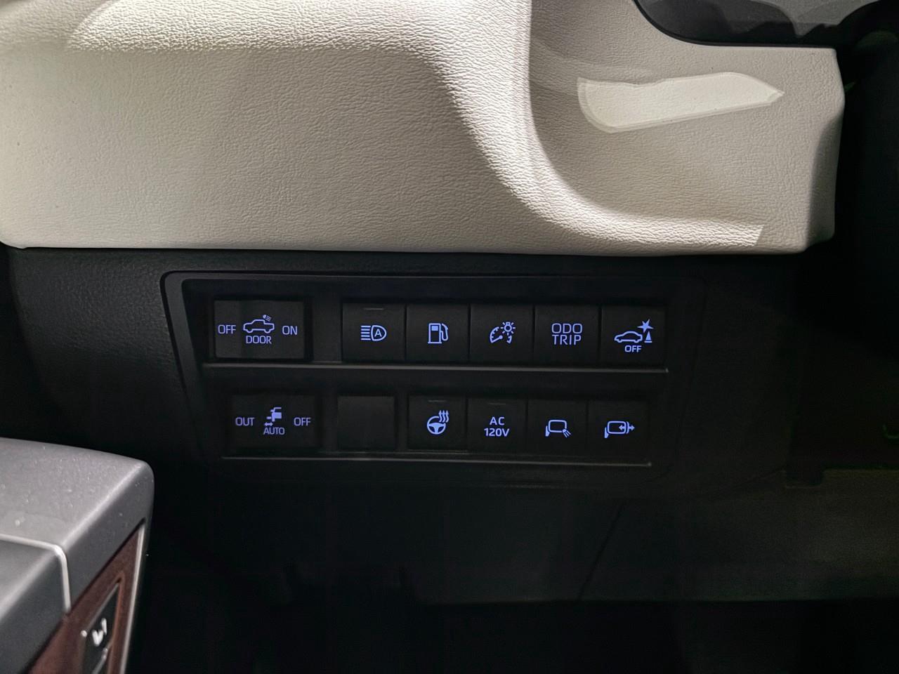 2022 Toyota Tundra CAPSTONE Photo