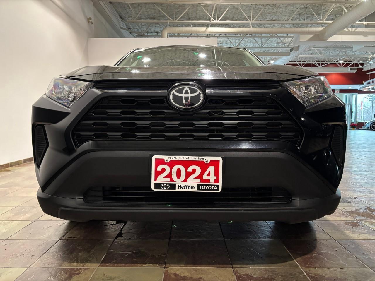 2024 Toyota RAV4 LE Photo3
