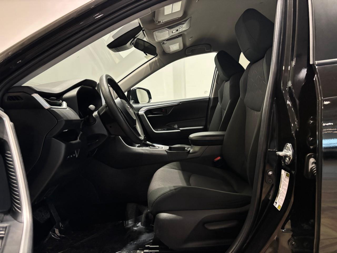 2024 Toyota RAV4 LE Photo