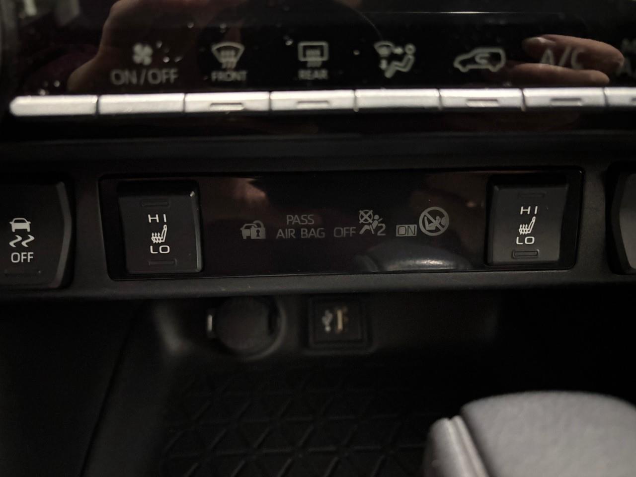 2024 Toyota RAV4 LE Photo